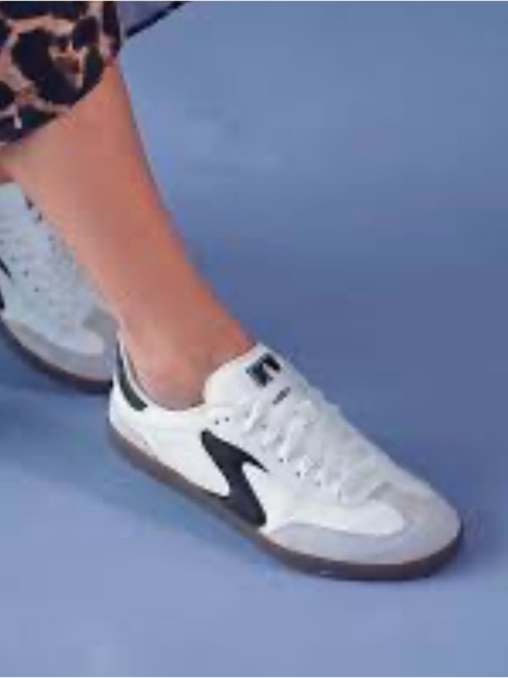Skechers Women’s White Sneaker with Black Accent - Classic Casual Trainer Sz 8